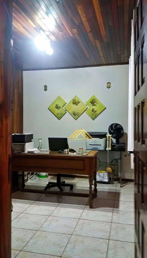 Casa à venda com 3 quartos, 421m² - Foto 16