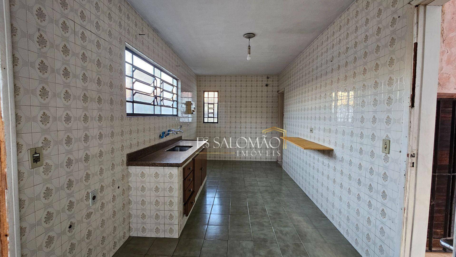 Casa para alugar com 2 quartos, 105m² - Foto 9