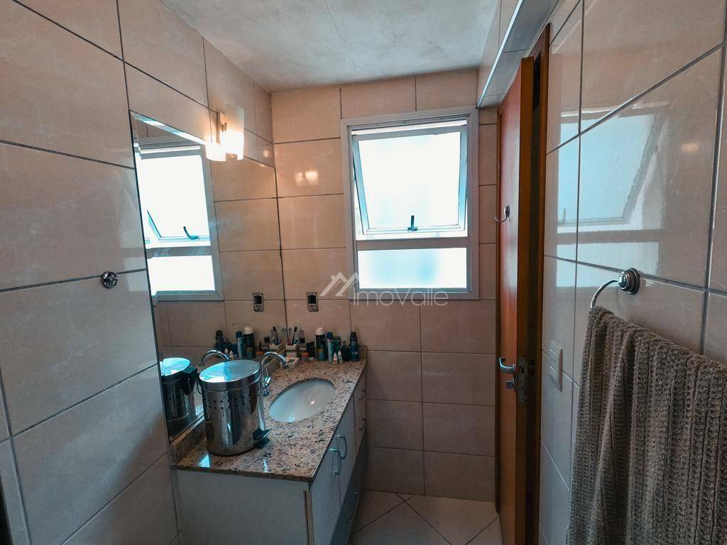 Apartamento à venda com 2 quartos, 67m² - Foto 11