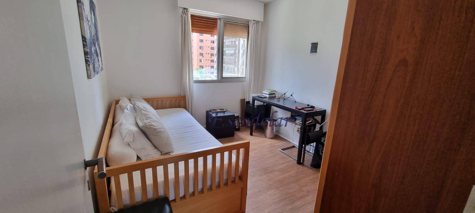 Apartamento à venda com 3 quartos, 157m² - Foto 27