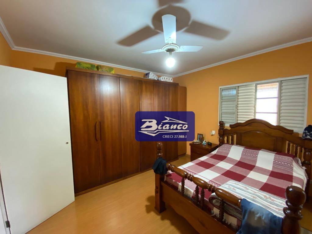 Sobrado à venda e aluguel com 3 quartos, 294m² - Foto 14