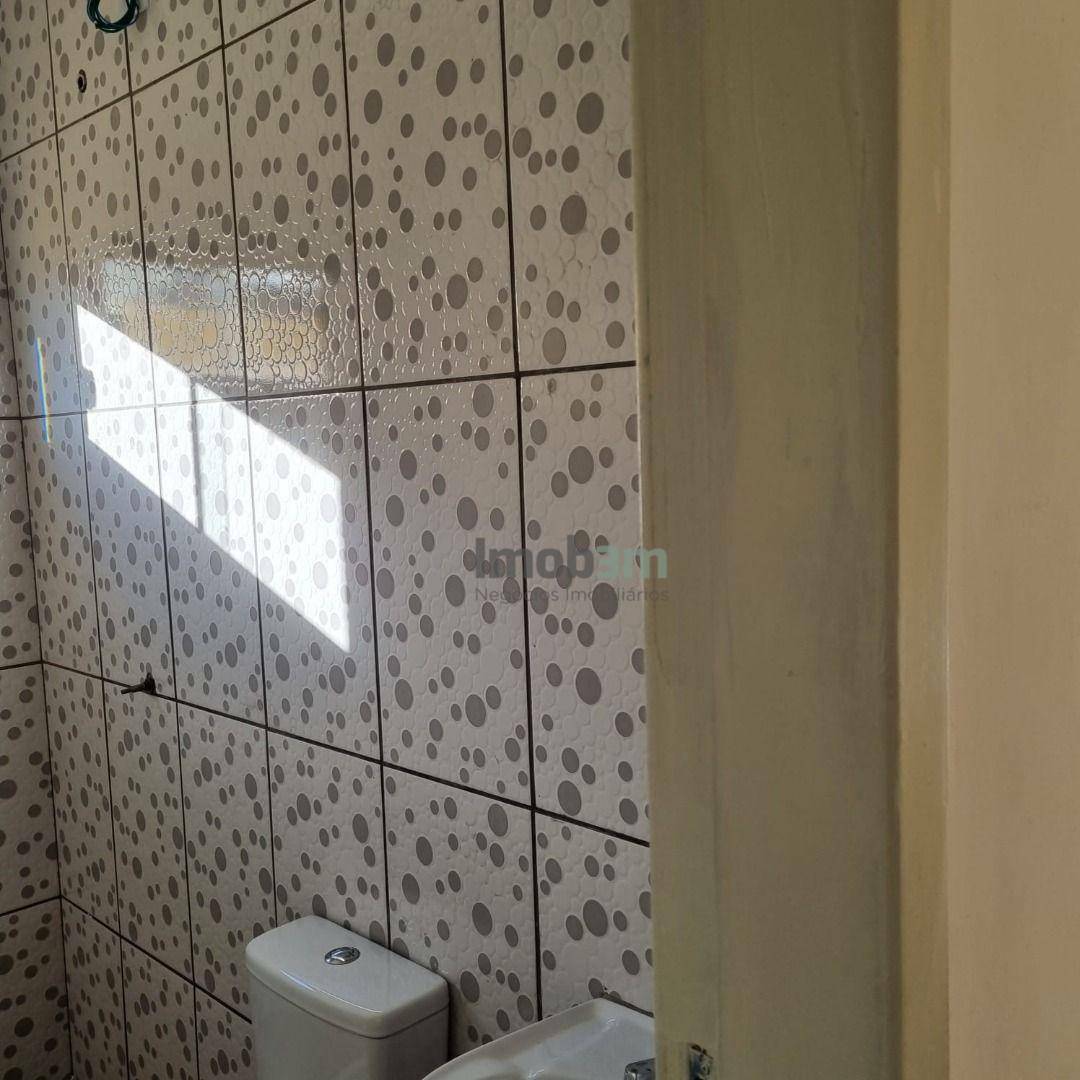 Casa à venda com 2 quartos, 70m² - Foto 10