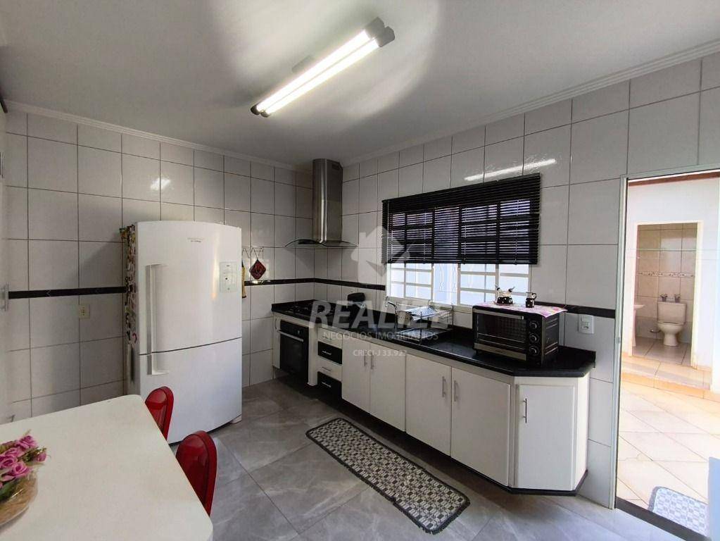 Casa à venda com 3 quartos, 210m² - Foto 19