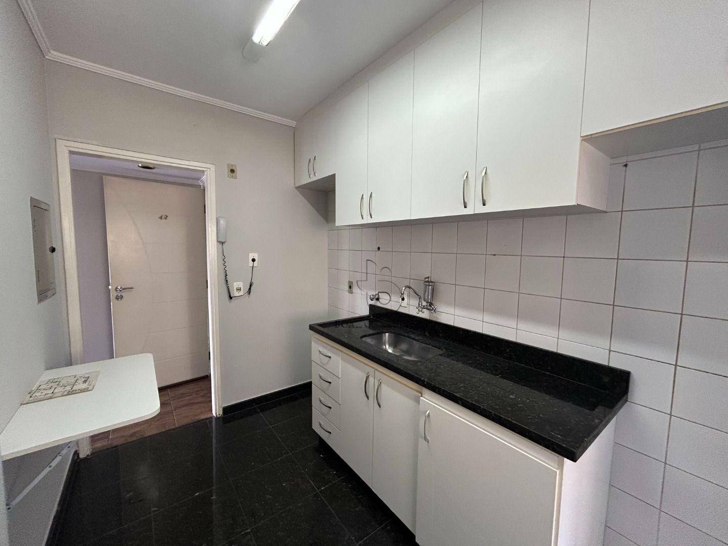 Apartamento para alugar com 3 quartos, 80m² - Foto 2