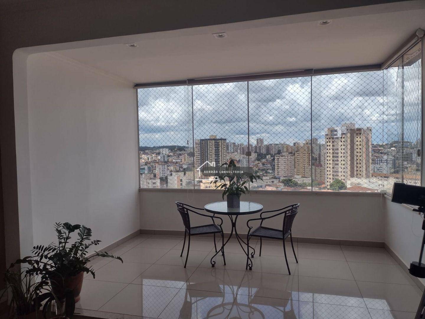 Apartamento à venda com 3 quartos, 160m² - Foto 1