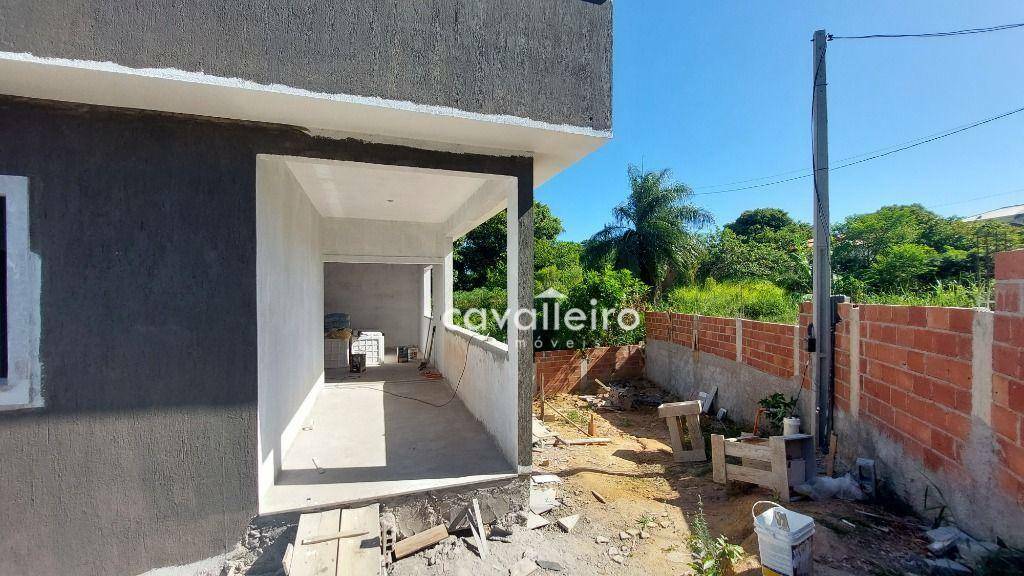 Casa à venda com 2 quartos, 78m² - Foto 1