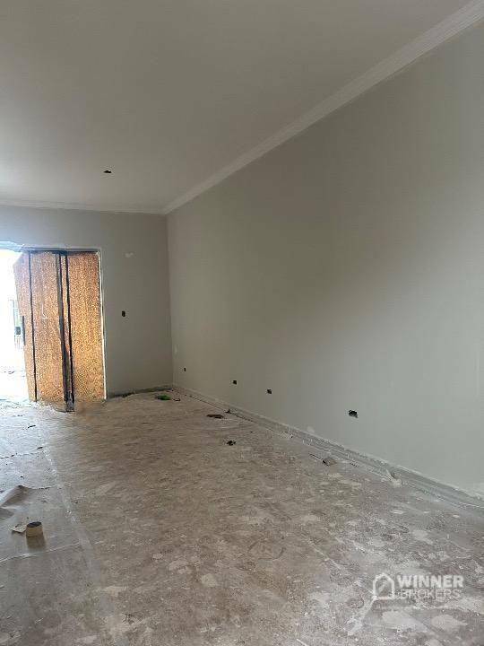 Casa à venda com 2 quartos, 62m² - Foto 11