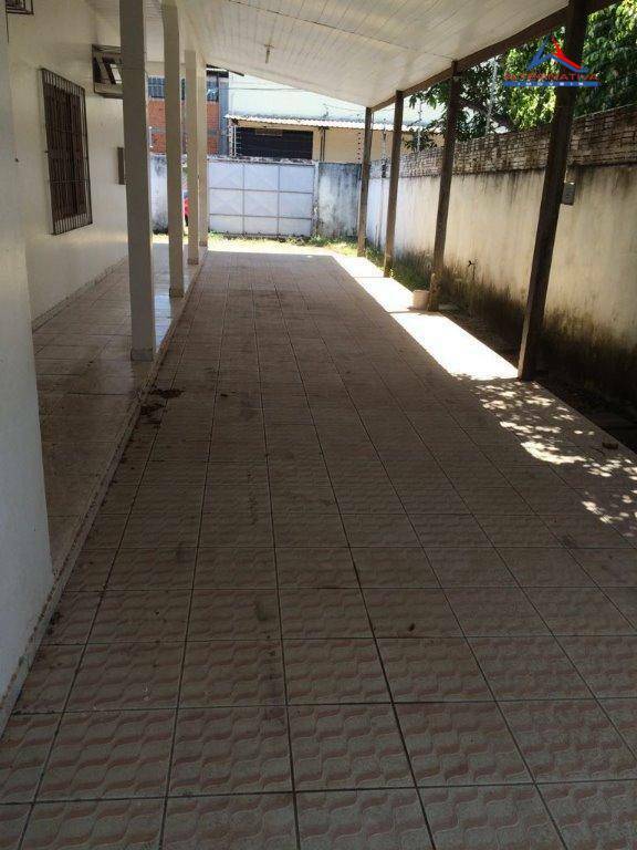 Casa à venda com 3 quartos, 275m² - Foto 3