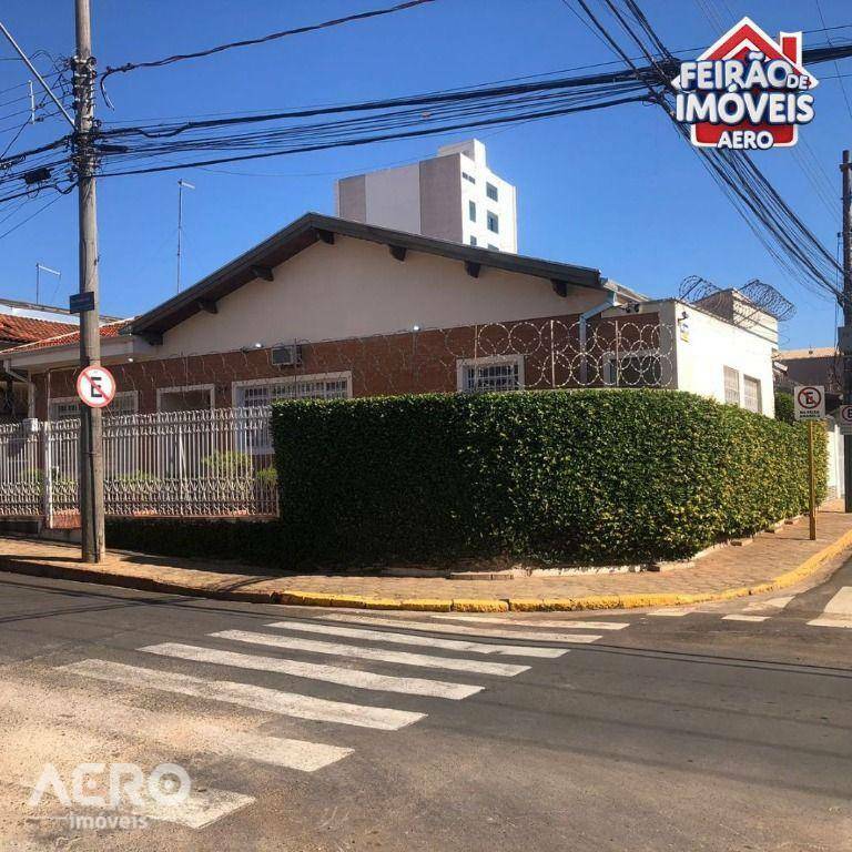 Casa à venda com 3 quartos, 251m² - Foto 2