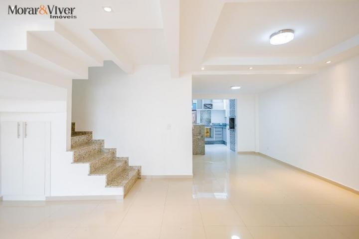 Sobrado à venda com 3 quartos, 100m² - Foto 4