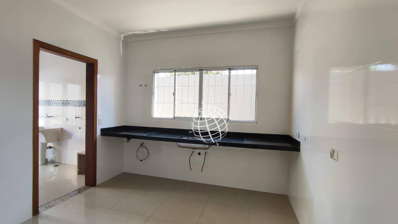 Casa à venda com 3 quartos, 200m² - Foto 8