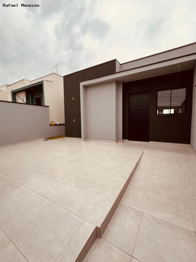 Casa à venda com 2 quartos, 52m² - Foto 1