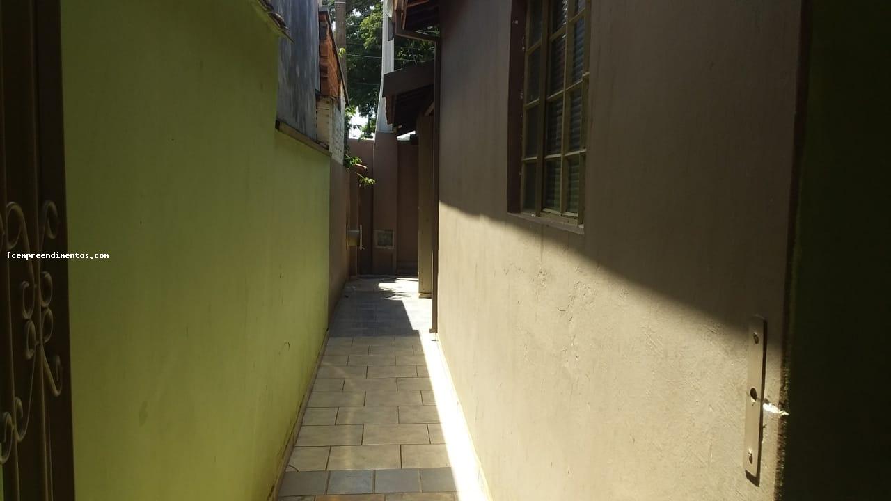 Casa à venda com 2 quartos, 200m² - Foto 20