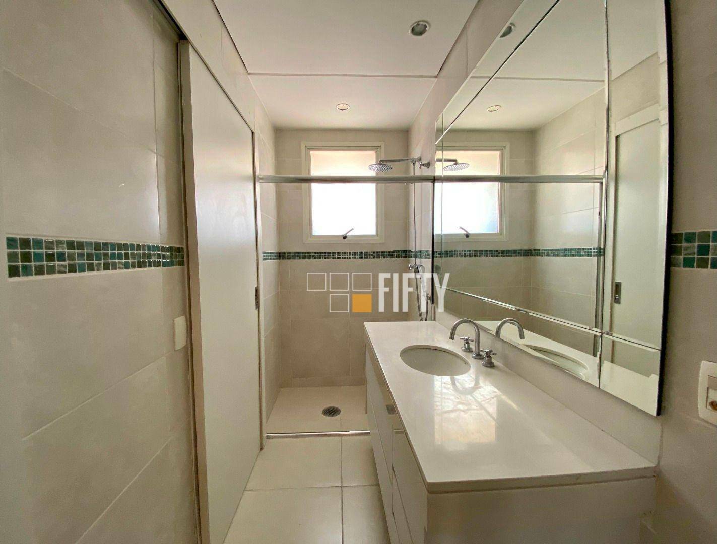 Apartamento para alugar com 3 quartos, 238m² - Foto 23