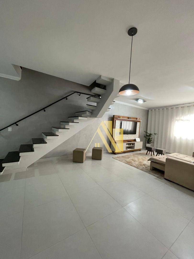 Sobrado à venda com 3 quartos, 226m² - Foto 2