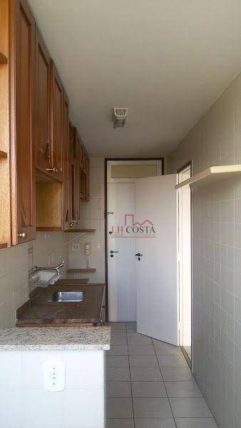 Apartamento à venda com 2 quartos, 65m² - Foto 28