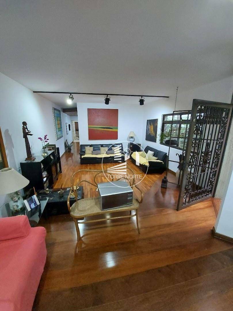 Sobrado à venda com 3 quartos, 224m² - Foto 12