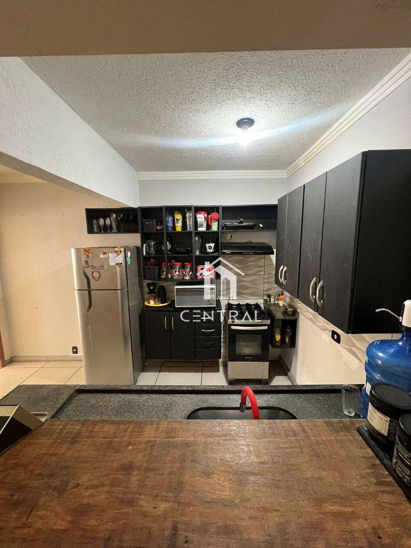 Casa à venda com 3 quartos, 199m² - Foto 1
