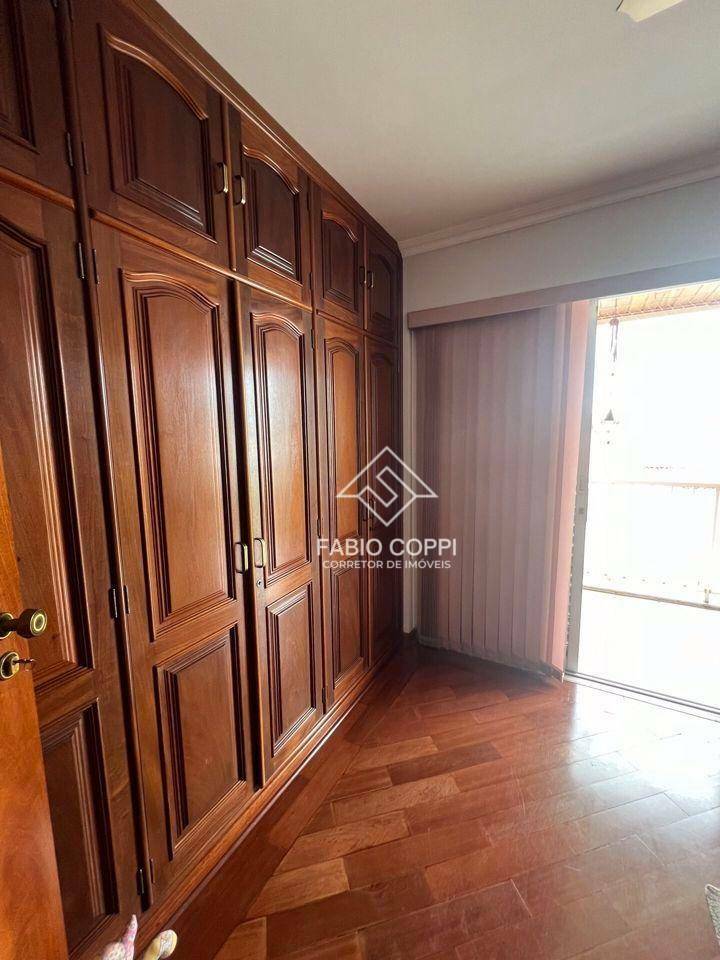 Casa à venda com 3 quartos, 311m² - Foto 9