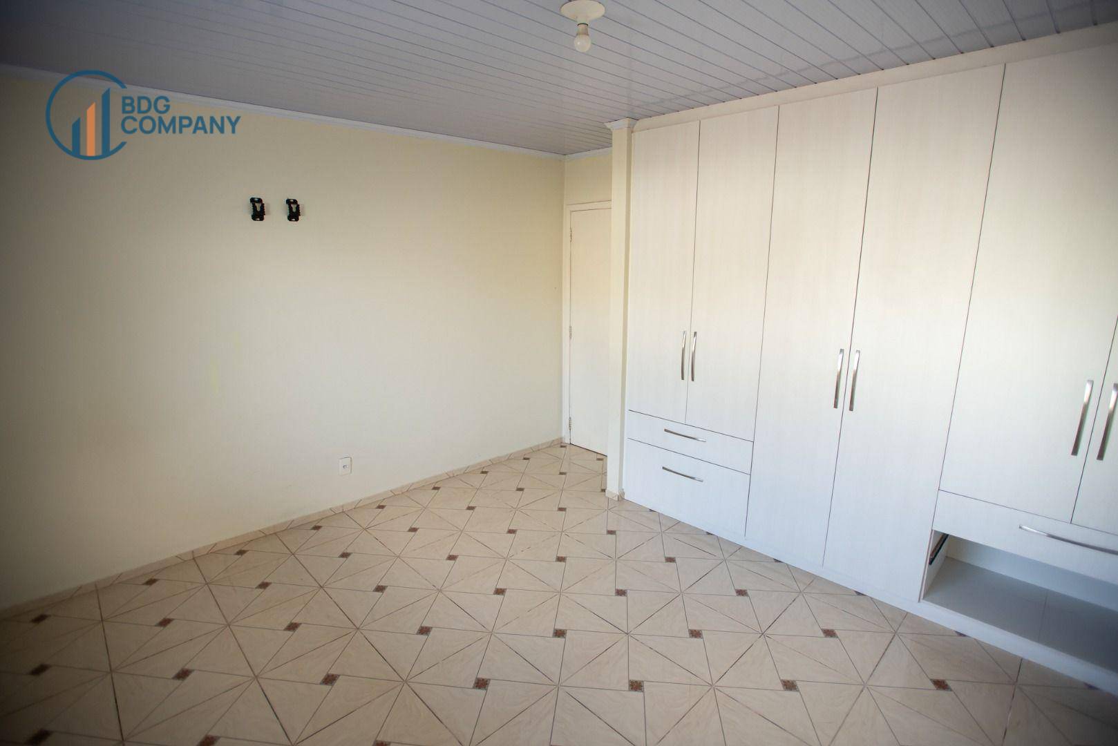 Casa para alugar com 3 quartos, 172m² - Foto 14