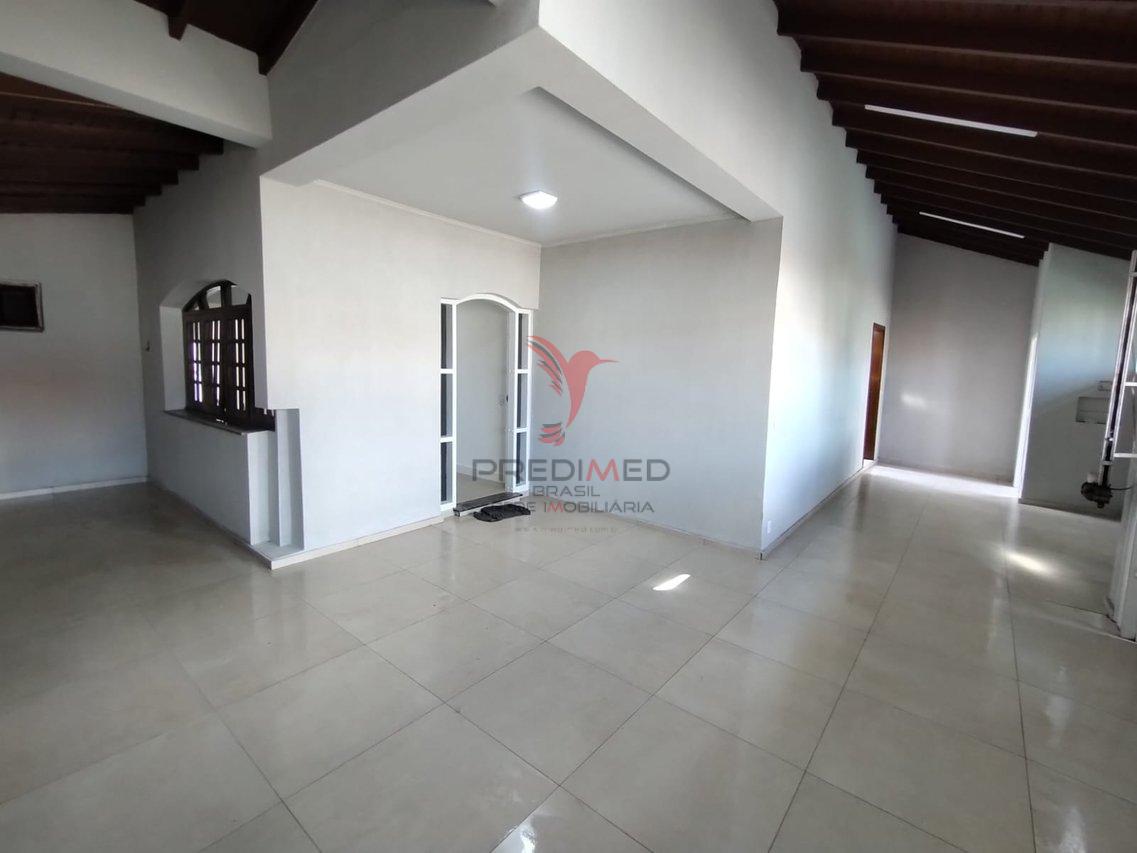 Casa à venda com 3 quartos, 230m² - Foto 1