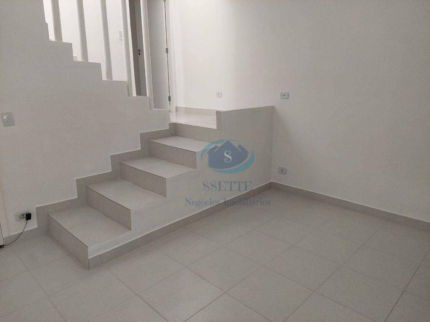 Sobrado para alugar com 3 quartos, 180m² - Foto 2