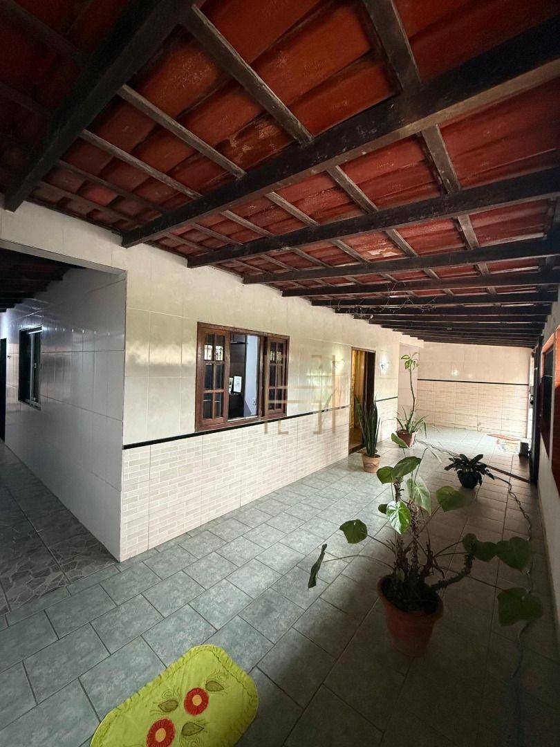 Casa, 3 quartos, 242 m² - Foto 3