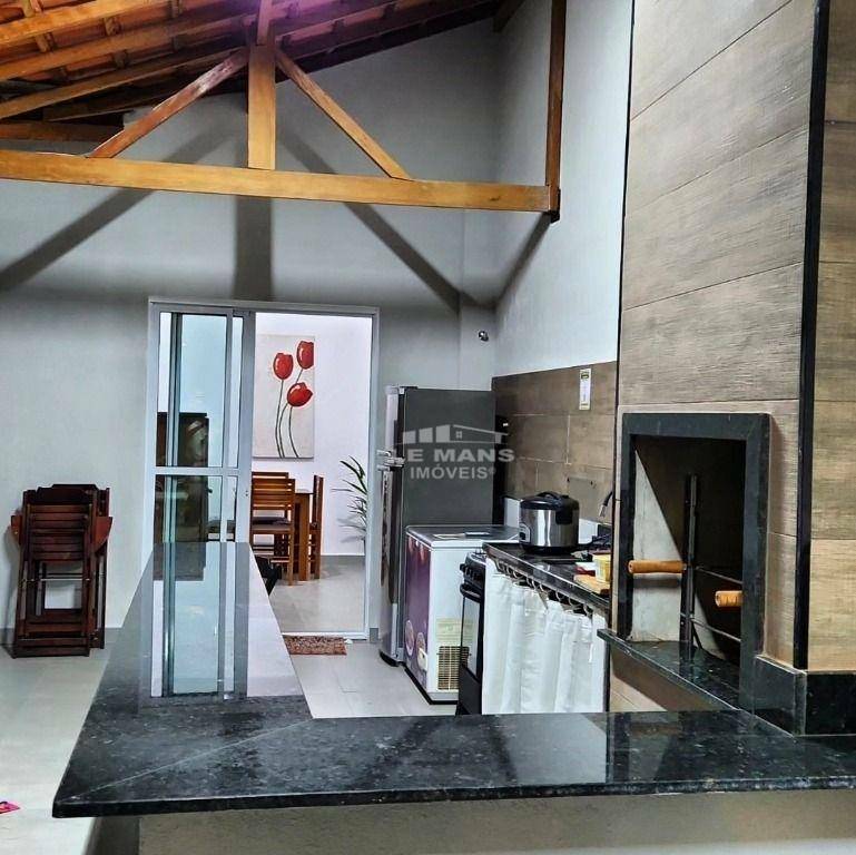 Casa à venda com 2 quartos, 90m² - Foto 13