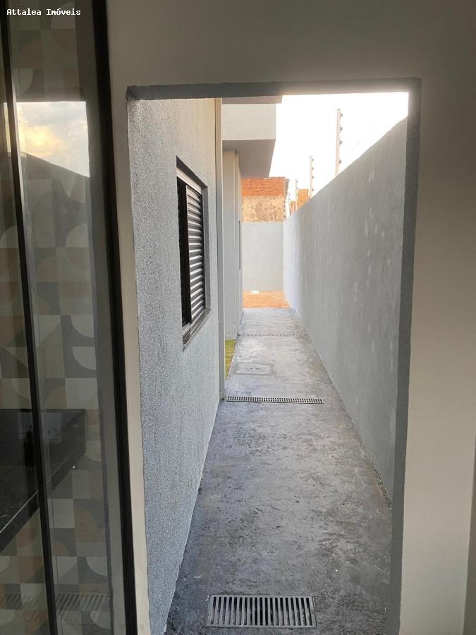 Casa à venda com 2 quartos, 180m² - Foto 2