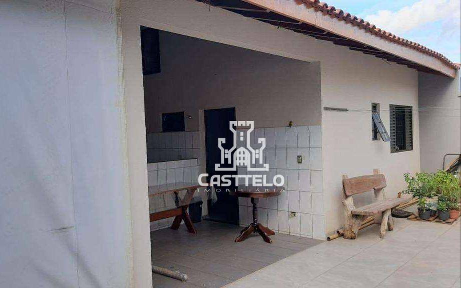 Casa à venda e aluguel com 4 quartos, 210m² - Foto 12