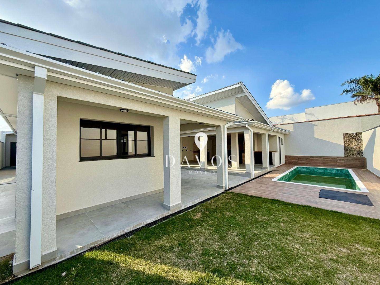 Casa à venda com 3 quartos, 342m² - Foto 1
