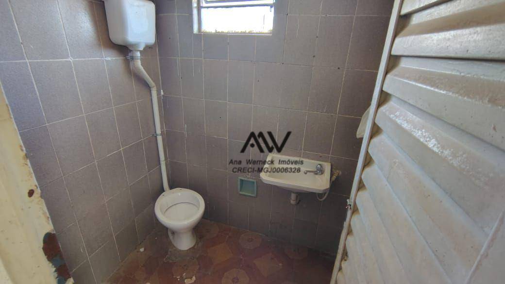 Casa à venda com 2 quartos, 90m² - Foto 13