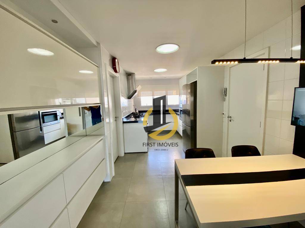 Apartamento à venda com 3 quartos, 213m² - Foto 5