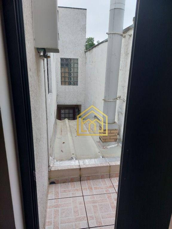 Sobrado à venda com 3 quartos, 120m² - Foto 17