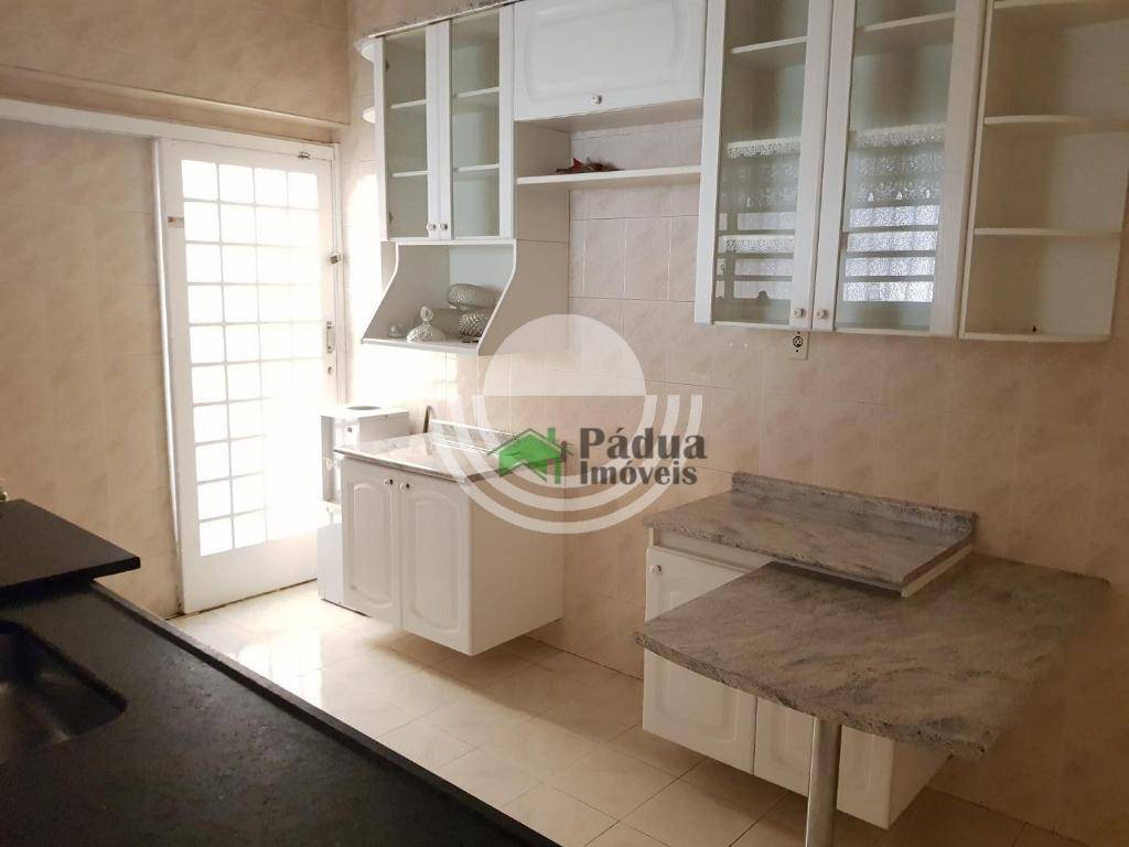 Casa à venda com 4 quartos, 250m² - Foto 6