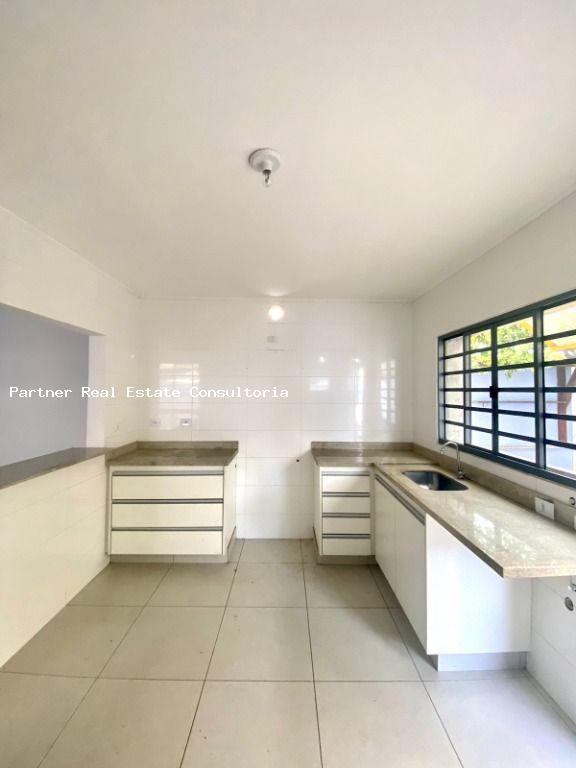 Casa à venda com 3 quartos, 300m² - Foto 10