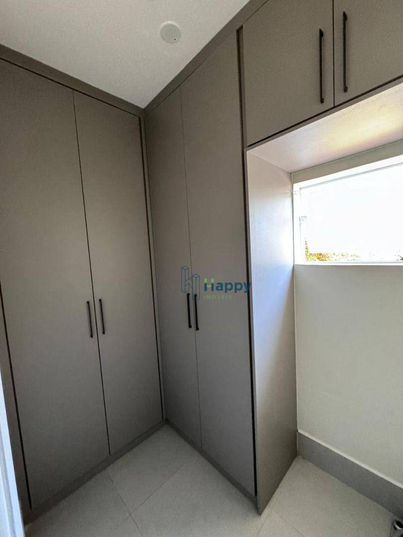 Casa de Condomínio para alugar com 4 quartos, 307m² - Foto 14