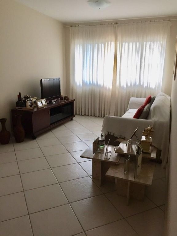 Apartamento à venda com 2 quartos, 83m² - Foto 2