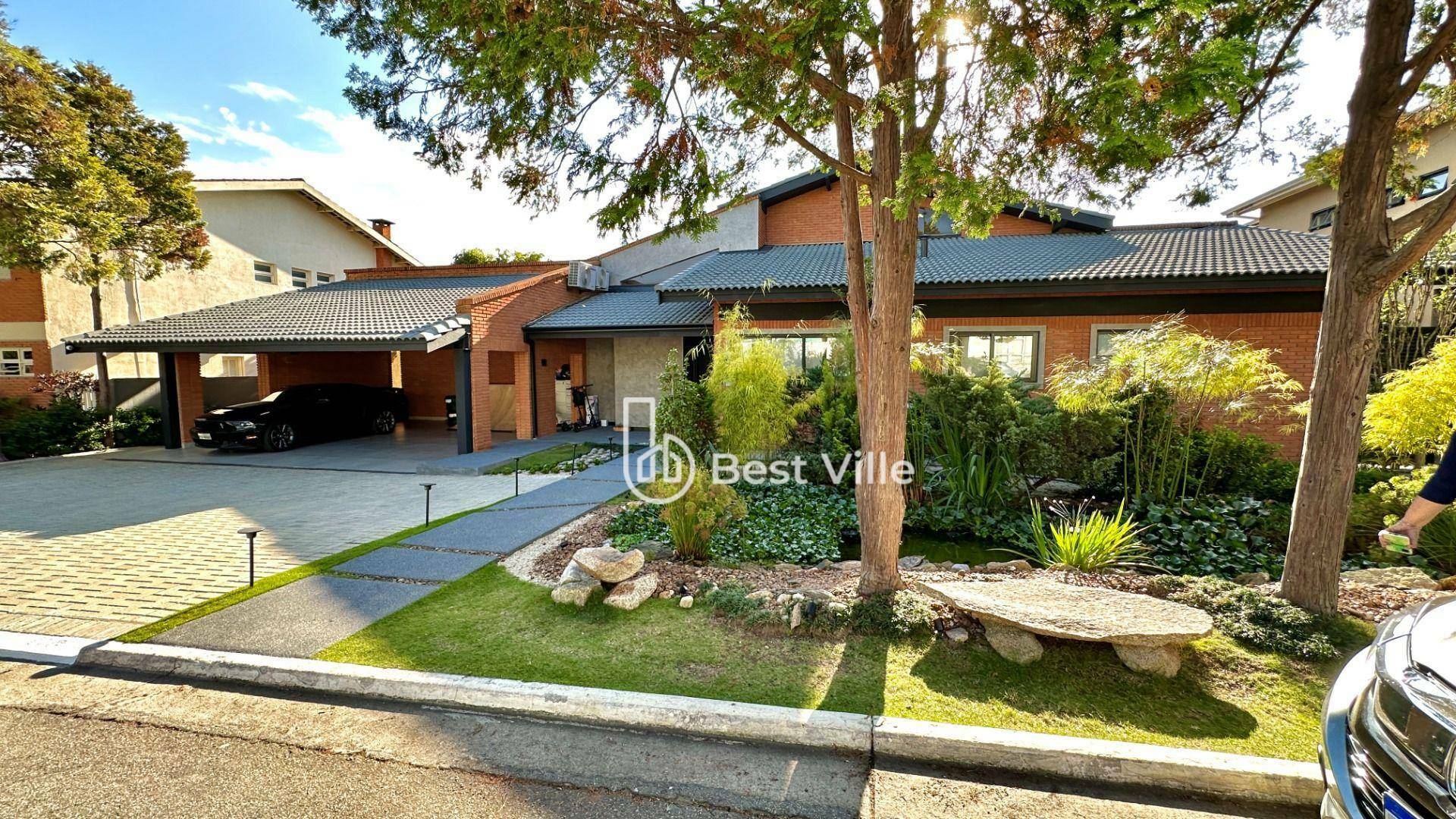Casa de Condomínio à venda com 4 quartos, 560m² - Foto 1