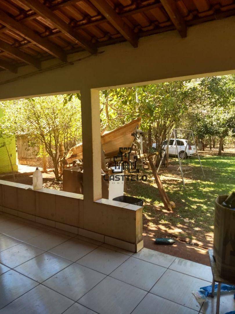 Chácara à venda com 2 quartos, 70m² - Foto 2