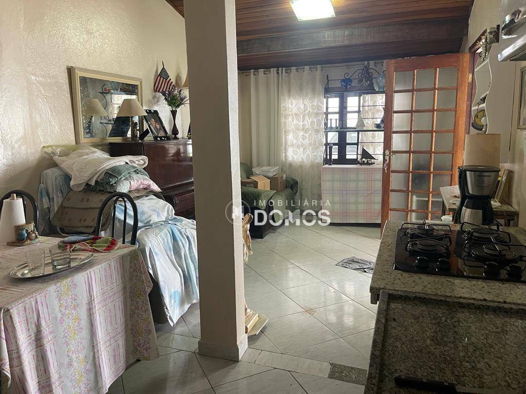 Casa à venda com 1 quarto, 70m² - Foto 4