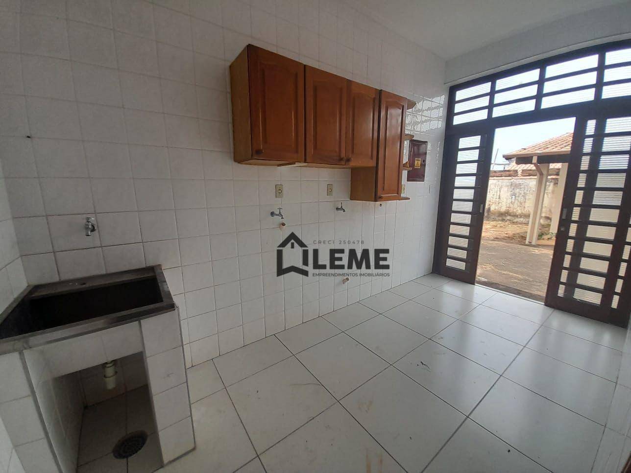 Casa à venda com 4 quartos, 292m² - Foto 11