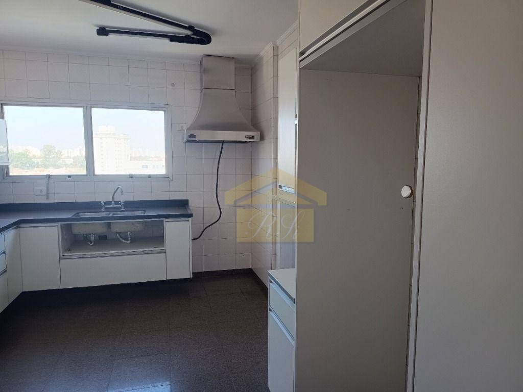 Apartamento à venda com 3 quartos, 260m² - Foto 22