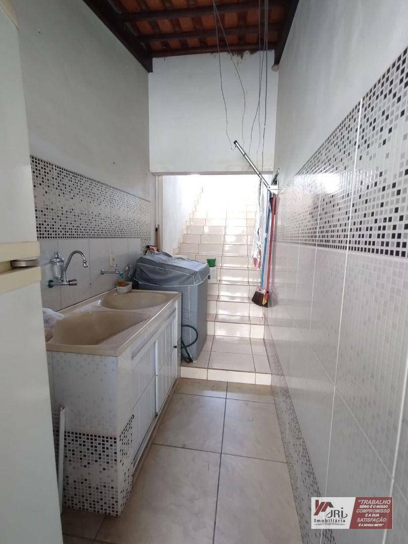 Casa à venda com 3 quartos, 69m² - Foto 13