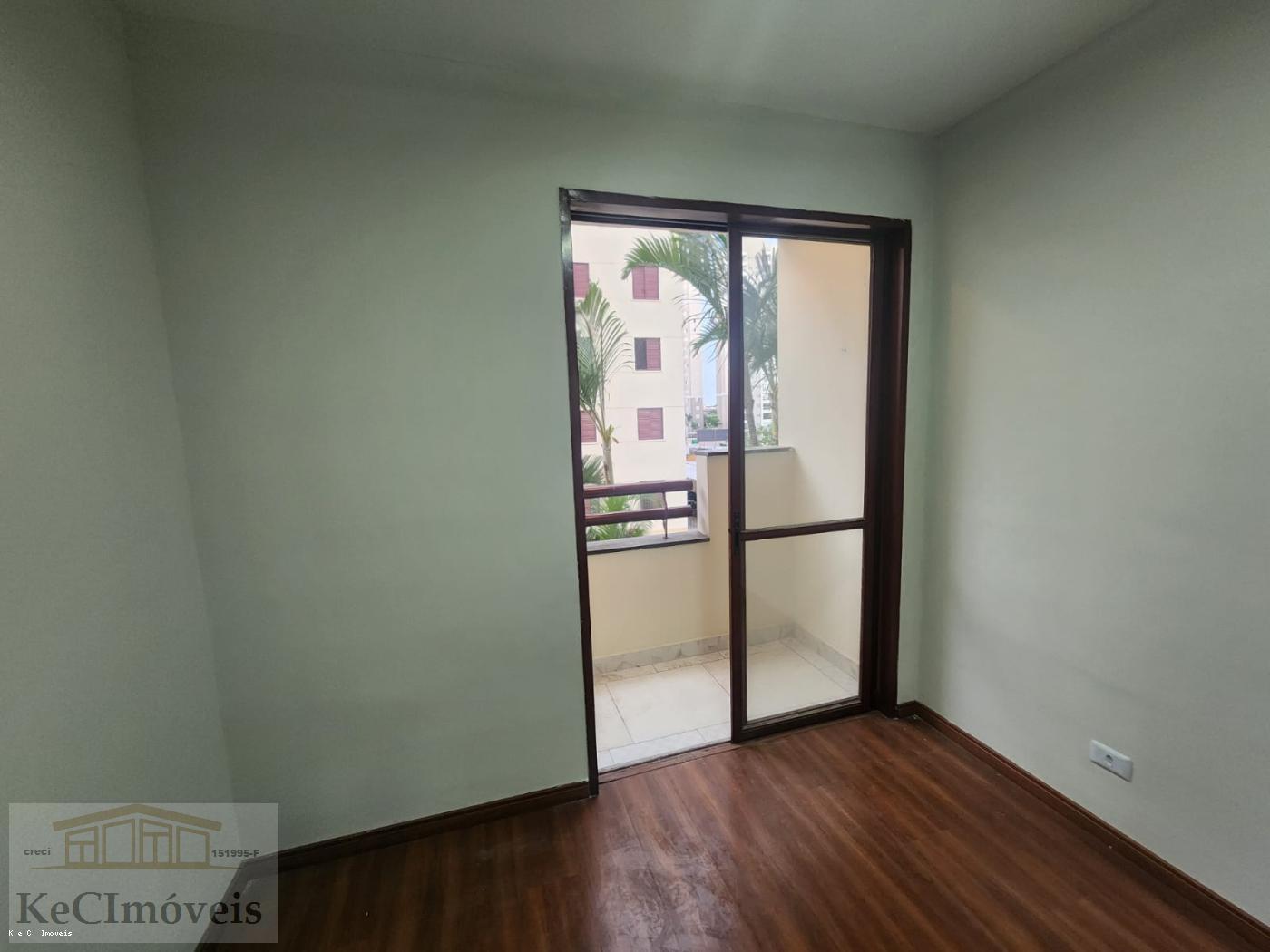 Apartamento à venda com 2 quartos, 61m² - Foto 10