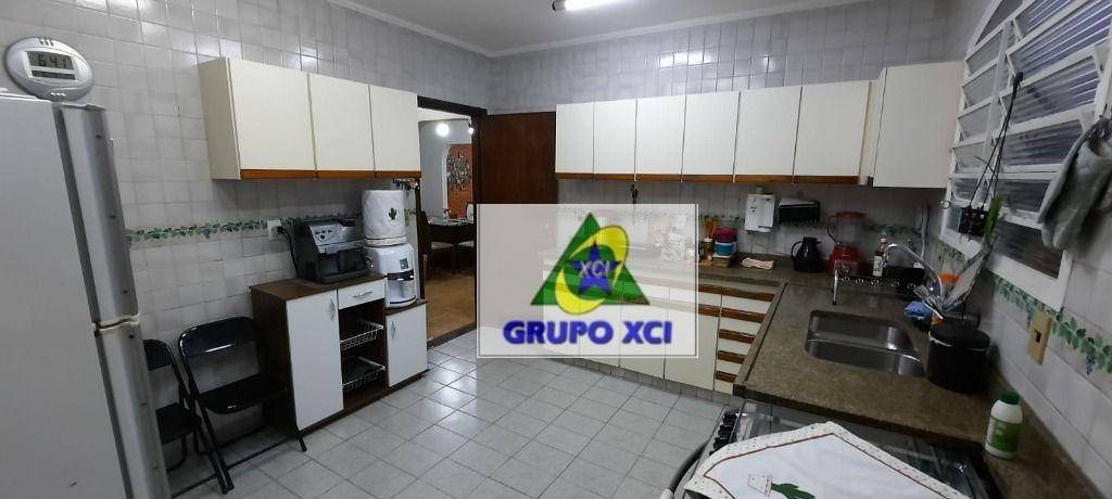 Casa à venda com 3 quartos, 200m² - Foto 10