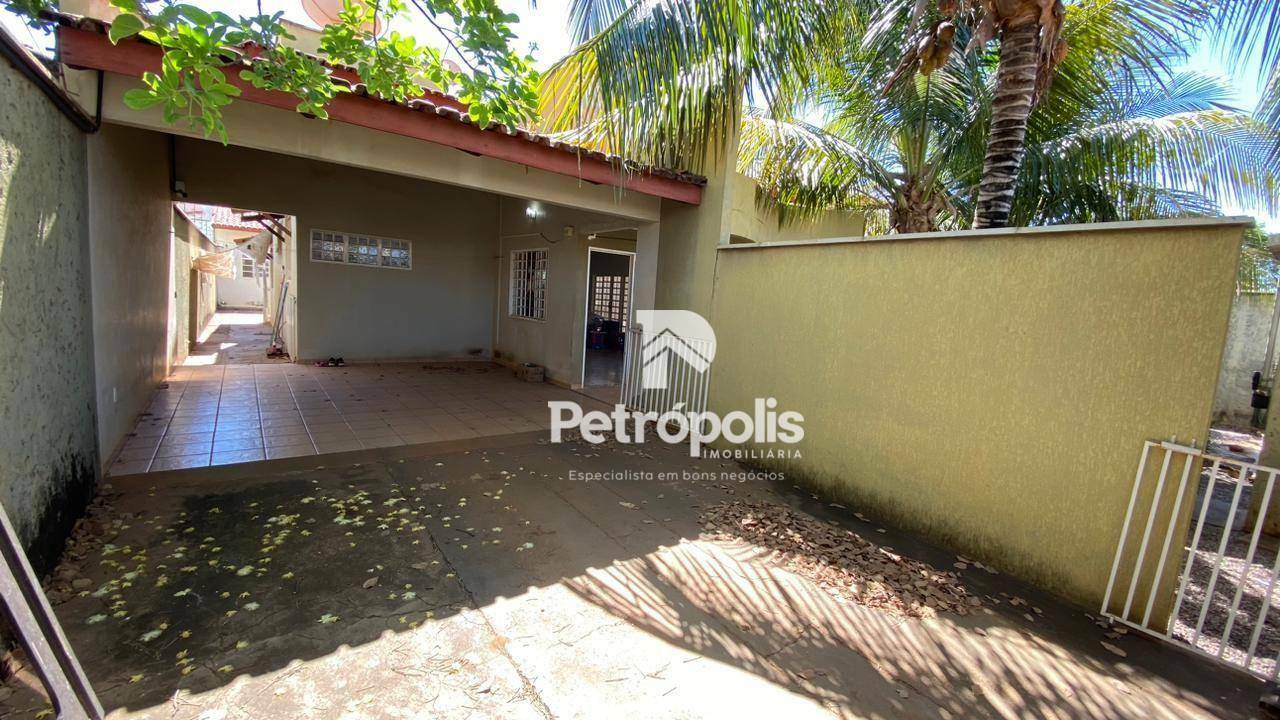 Casa à venda com 3 quartos, 207m² - Foto 2