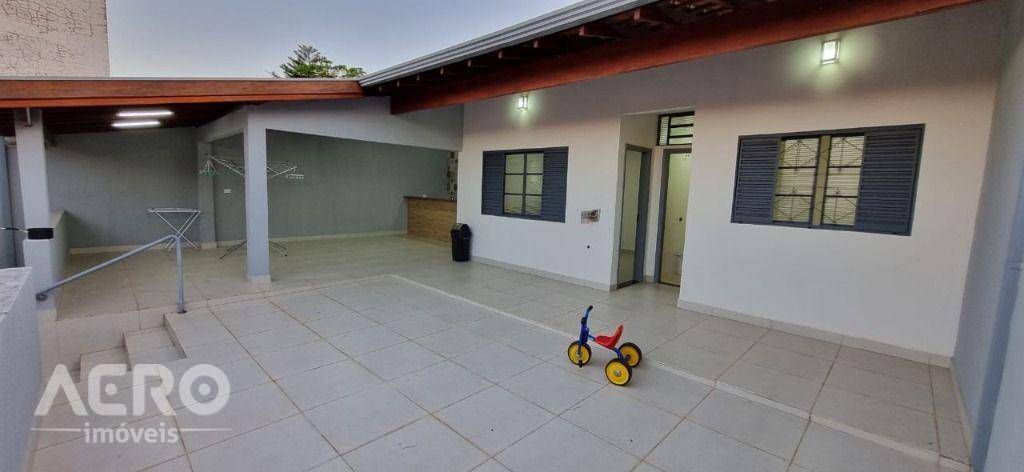 Casa à venda com 3 quartos, 280m² - Foto 24