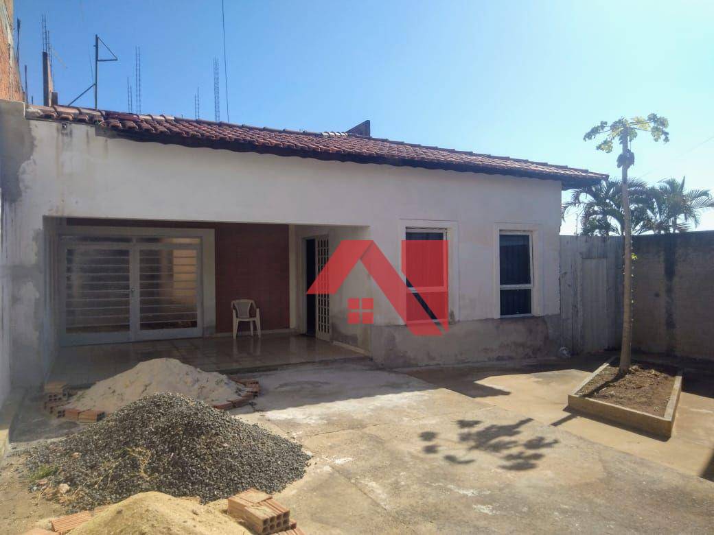 Casa à venda com 2 quartos, 160m² - Foto 1