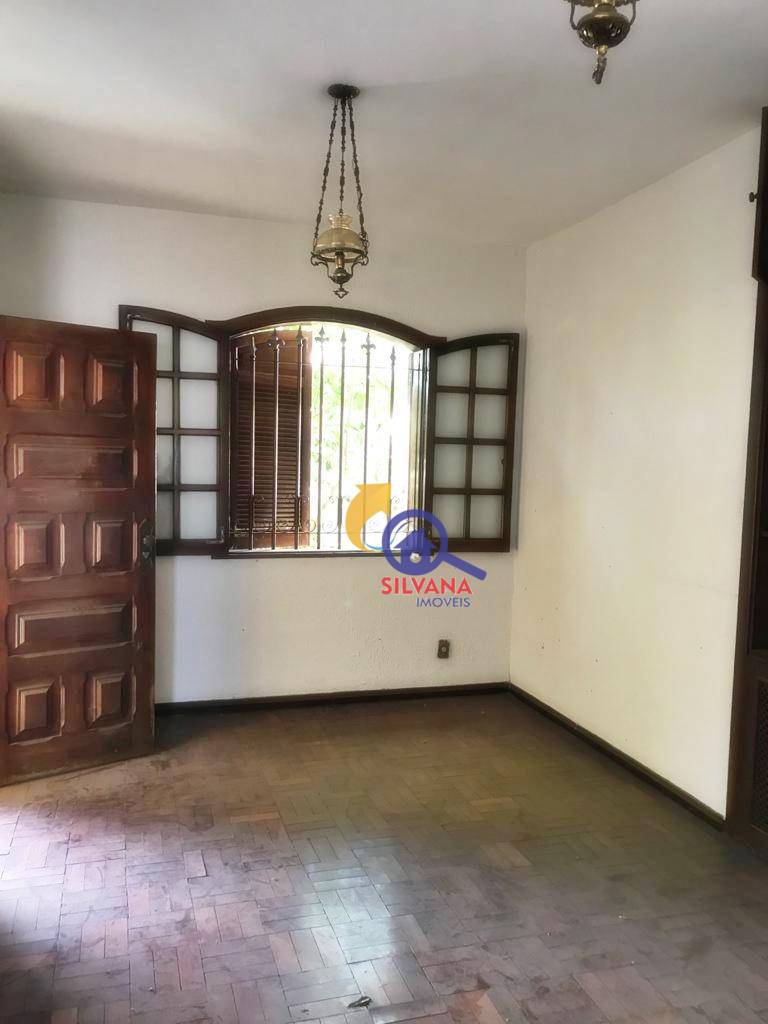 Casa à venda com 3 quartos, 272m² - Foto 7